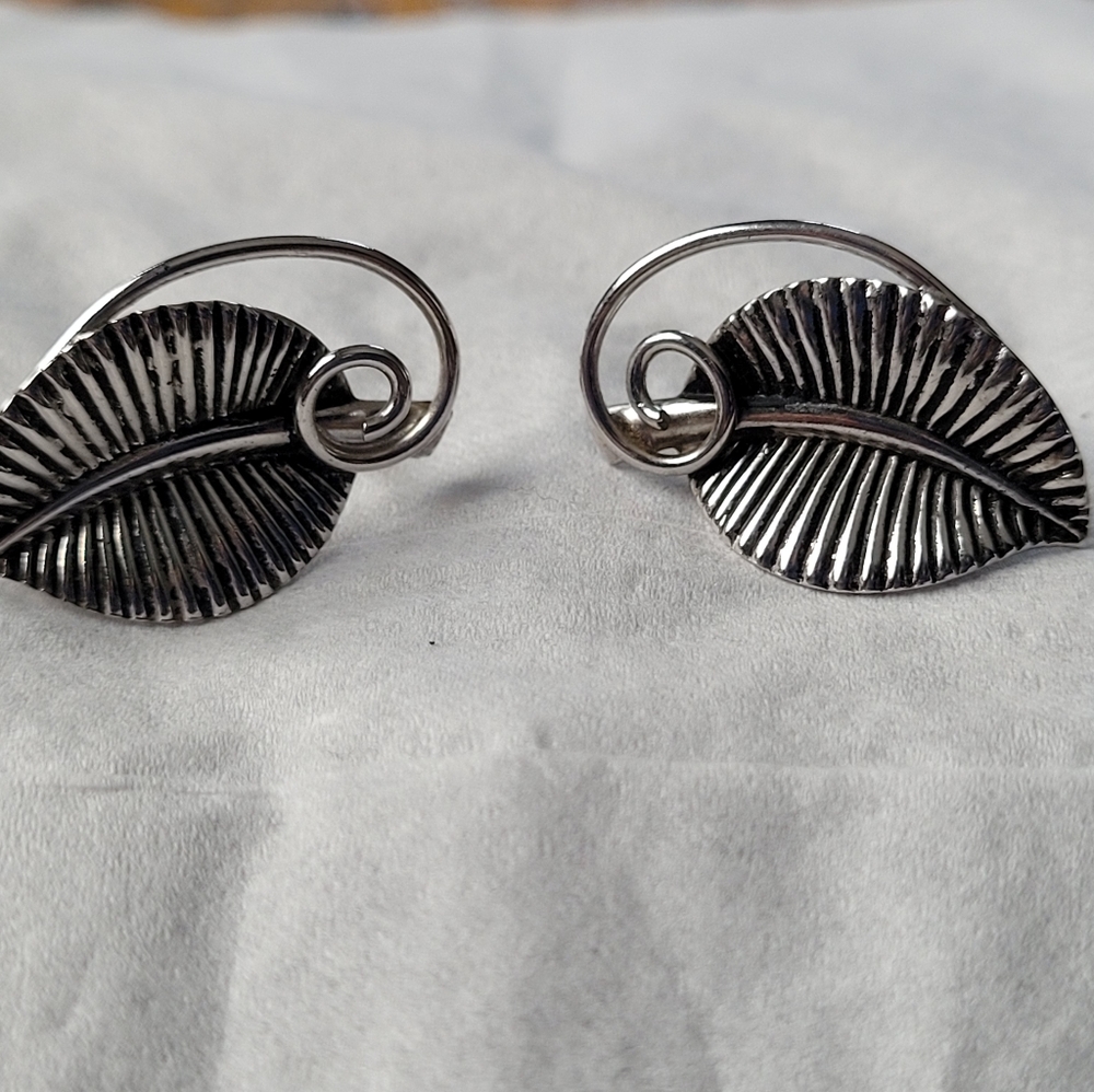 ⭐Vintage Silver Bond Boyd Earrings⭐